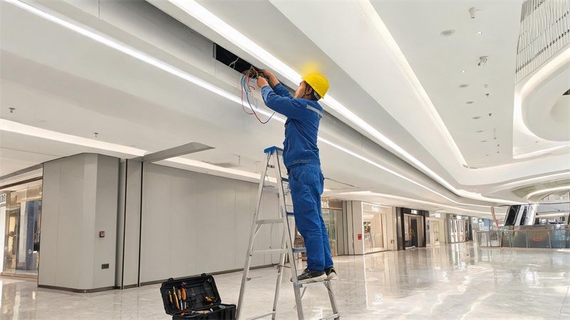 长距离LED灯带什么时候必须做双端供电？工程安装要点解析