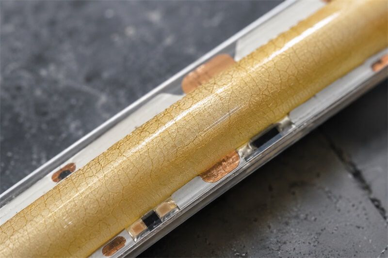LED 灯带出现开裂怎么办？原因分析与预防方案